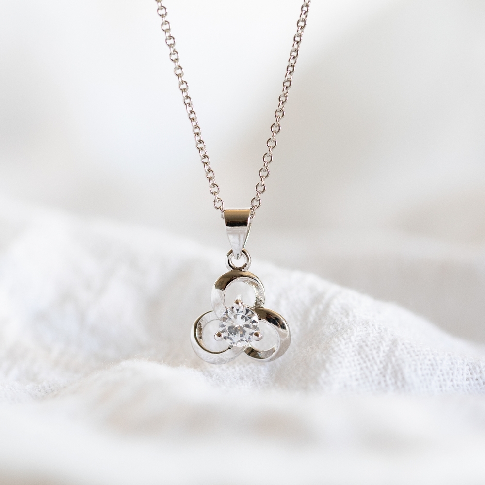 Sterling Petal Necklace (S925) - Only 2 left! - Picture 4 of 4